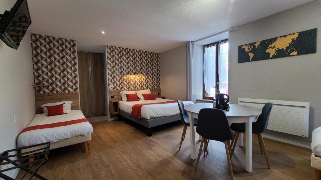 Logis Hotel Auberge De L'Allagnonette Saint-Poncy Exterior photo